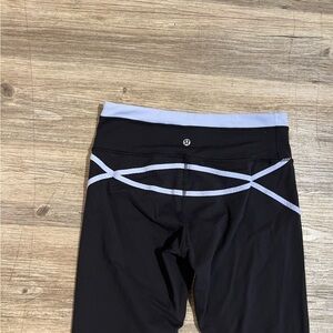 Lululemon Leggings Womens 6 Roll Out Capri Crop Black Trims  Athleisure